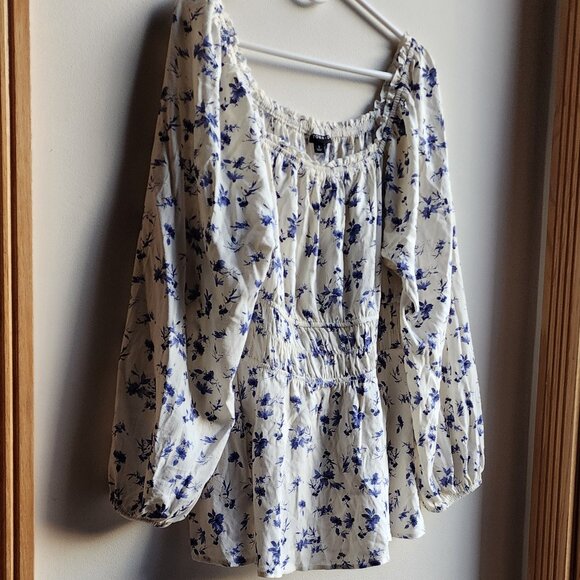 Torrid White and Blue Floral Blouse - Picture 3 of 16